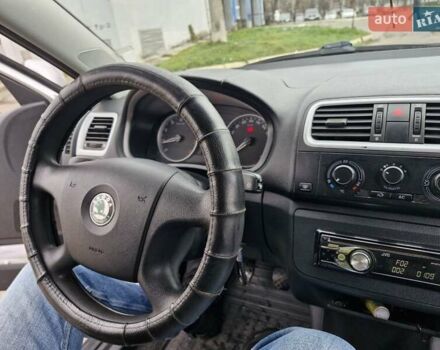 Сірий Шкода Фабія, об'ємом двигуна 1.4 л та пробігом 185 тис. км за 5999 $, фото 15 на Automoto.ua