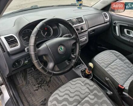 Сірий Шкода Фабія, об'ємом двигуна 1.4 л та пробігом 185 тис. км за 5999 $, фото 13 на Automoto.ua