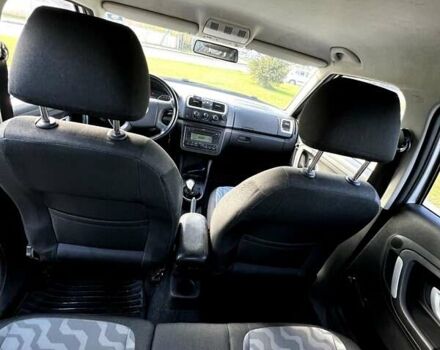 Серый Шкода Фабия, объемом двигателя 1.2 л и пробегом 123 тыс. км за 5000 $, фото 8 на Automoto.ua