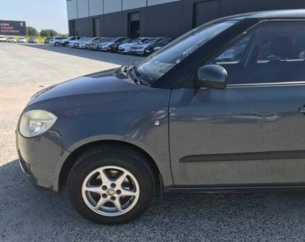 Серый Шкода Фабия, объемом двигателя 1.4 л и пробегом 390 тыс. км за 3930 $, фото 10 на Automoto.ua