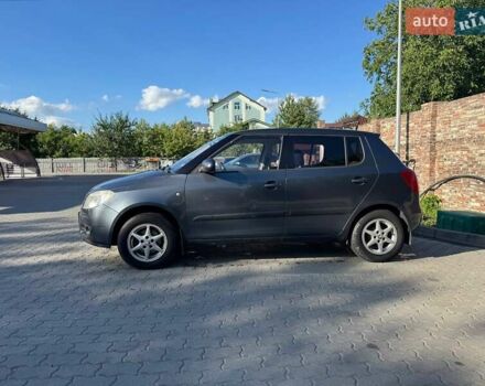 Серый Шкода Фабия, объемом двигателя 1.39 л и пробегом 390 тыс. км за 3600 $, фото 3 на Automoto.ua