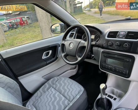 Сірий Шкода Фабія, об'ємом двигуна 1.4 л та пробігом 229 тис. км за 4999 $, фото 7 на Automoto.ua