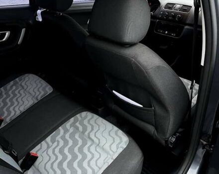 Серый Шкода Фабия, объемом двигателя 1.39 л и пробегом 69 тыс. км за 6150 $, фото 4 на Automoto.ua