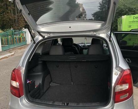 Серый Шкода Фабия, объемом двигателя 1.4 л и пробегом 210 тыс. км за 4500 $, фото 4 на Automoto.ua