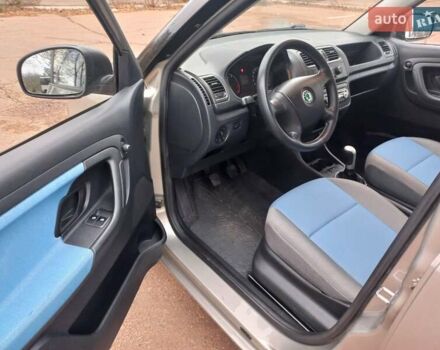 Серый Шкода Фабия, объемом двигателя 1.2 л и пробегом 113 тыс. км за 5100 $, фото 14 на Automoto.ua