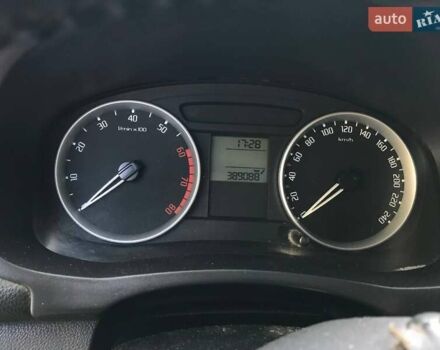 Серый Шкода Фабия, объемом двигателя 1.39 л и пробегом 390 тыс. км за 3600 $, фото 13 на Automoto.ua