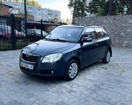 Серый Шкода Фабия, объемом двигателя 1.6 л и пробегом 253 тыс. км за 5999 $, фото 7 на Automoto.ua