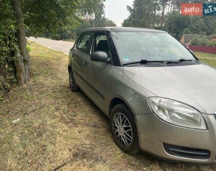 Серый Шкода Фабия, объемом двигателя 1.39 л и пробегом 224 тыс. км за 6200 $, фото 4 на Automoto.ua