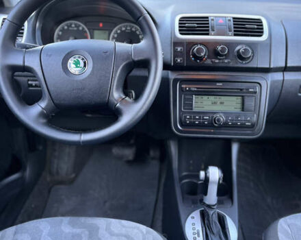 Серый Шкода Фабия, объемом двигателя 1.6 л и пробегом 253 тыс. км за 5999 $, фото 1 на Automoto.ua