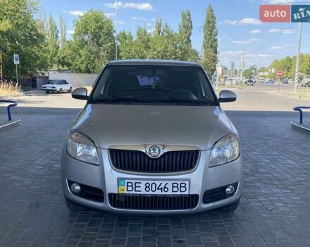 Серый Шкода Фабия, объемом двигателя 1.39 л и пробегом 185 тыс. км за 6300 $, фото 3 на Automoto.ua