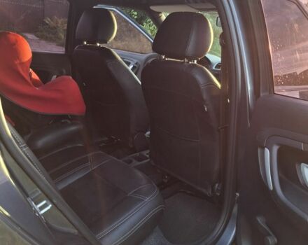 Серый Шкода Фабия, объемом двигателя 1.4 л и пробегом 312 тыс. км за 4000 $, фото 3 на Automoto.ua