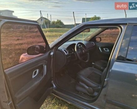 Серый Шкода Фабия, объемом двигателя 1.39 л и пробегом 312 тыс. км за 4000 $, фото 3 на Automoto.ua