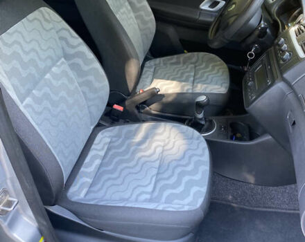 Серый Шкода Фабия, объемом двигателя 1.4 л и пробегом 215 тыс. км за 5500 $, фото 8 на Automoto.ua