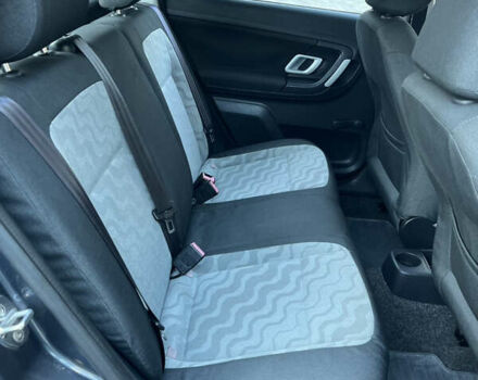 Серый Шкода Фабия, объемом двигателя 1.6 л и пробегом 253 тыс. км за 5999 $, фото 3 на Automoto.ua