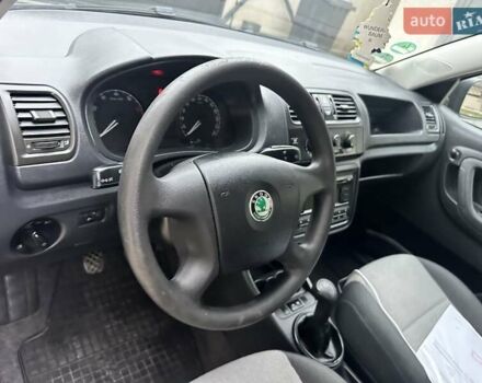 Сірий Шкода Фабія, об'ємом двигуна 1.4 л та пробігом 180 тис. км за 5300 $, фото 8 на Automoto.ua