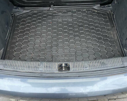 Серый Шкода Фабия, объемом двигателя 1.2 л и пробегом 160 тыс. км за 4200 $, фото 15 на Automoto.ua