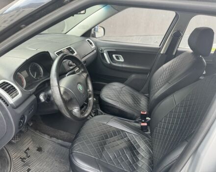 Серый Шкода Фабия, объемом двигателя 1.6 л и пробегом 280 тыс. км за 5000 $, фото 3 на Automoto.ua