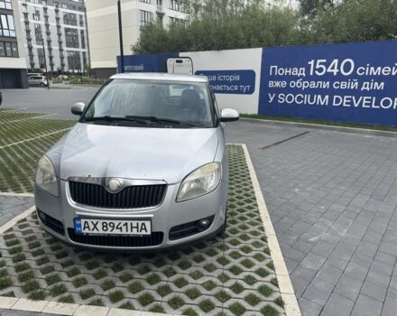 Серый Шкода Фабия, объемом двигателя 1.6 л и пробегом 280 тыс. км за 5000 $, фото 2 на Automoto.ua