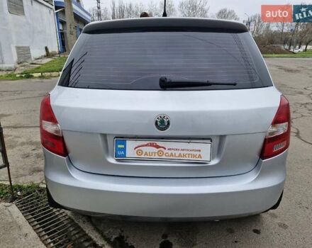 Сірий Шкода Фабія, об'ємом двигуна 1.4 л та пробігом 185 тис. км за 5999 $, фото 4 на Automoto.ua