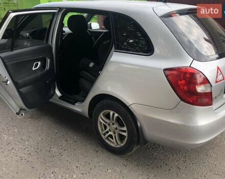 Серый Шкода Фабия, объемом двигателя 1.4 л и пробегом 210 тыс. км за 4500 $, фото 2 на Automoto.ua