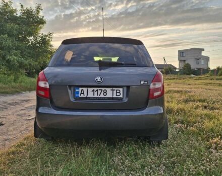 Серый Шкода Фабия, объемом двигателя 1.4 л и пробегом 312 тыс. км за 4000 $, фото 1 на Automoto.ua