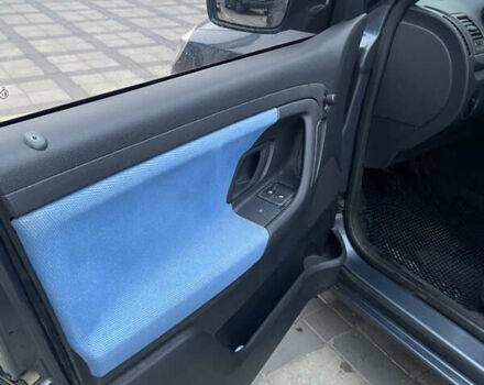 Серый Шкода Фабия, объемом двигателя 1.2 л и пробегом 160 тыс. км за 4200 $, фото 13 на Automoto.ua