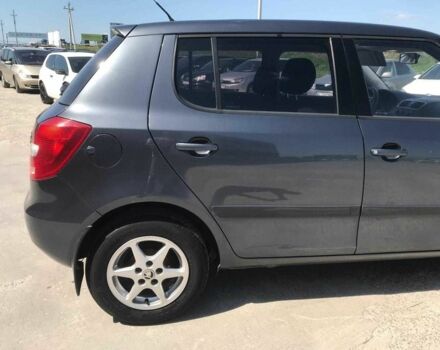 Серый Шкода Фабия, объемом двигателя 1.4 л и пробегом 390 тыс. км за 3930 $, фото 4 на Automoto.ua