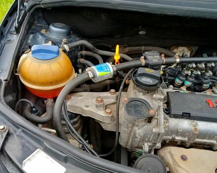 Серый Шкода Фабия, объемом двигателя 1.2 л и пробегом 260 тыс. км за 4000 $, фото 2 на Automoto.ua