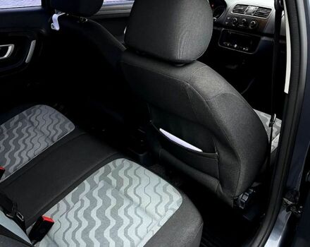 Серый Шкода Фабия, объемом двигателя 1.4 л и пробегом 69 тыс. км за 6150 $, фото 4 на Automoto.ua