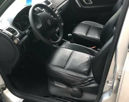 Серый Шкода Фабия, объемом двигателя 1.4 л и пробегом 210 тыс. км за 4500 $, фото 10 на Automoto.ua