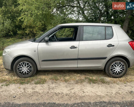 Серый Шкода Фабия, объемом двигателя 1.39 л и пробегом 224 тыс. км за 6200 $, фото 2 на Automoto.ua