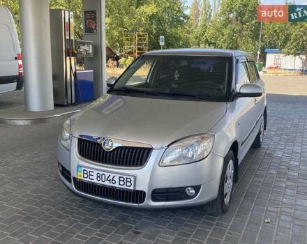 Серый Шкода Фабия, объемом двигателя 1.39 л и пробегом 185 тыс. км за 6300 $, фото 2 на Automoto.ua