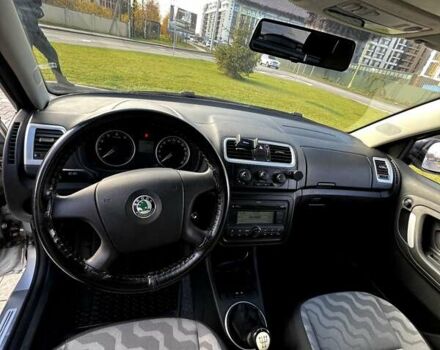 Серый Шкода Фабия, объемом двигателя 1.2 л и пробегом 123 тыс. км за 5000 $, фото 5 на Automoto.ua