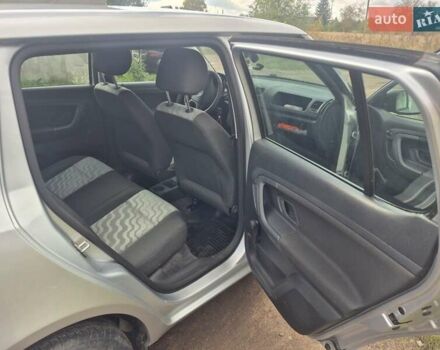 Серый Шкода Фабия, объемом двигателя 1.2 л и пробегом 160 тыс. км за 5200 $, фото 3 на Automoto.ua