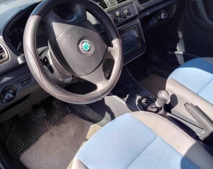 Серый Шкода Фабия, объемом двигателя 1.2 л и пробегом 200 тыс. км за 3500 $, фото 2 на Automoto.ua