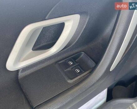 Серый Шкода Фабия, объемом двигателя 1.39 л и пробегом 185 тыс. км за 6300 $, фото 32 на Automoto.ua