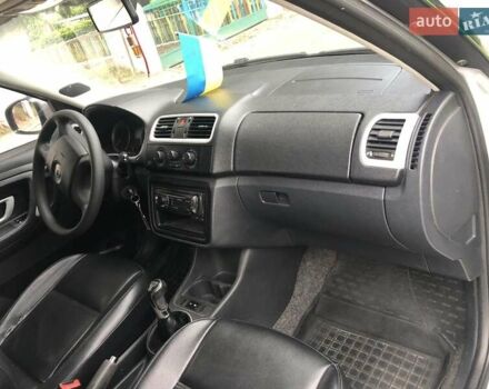 Серый Шкода Фабия, объемом двигателя 1.4 л и пробегом 210 тыс. км за 4500 $, фото 5 на Automoto.ua