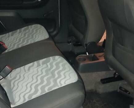 Серый Шкода Фабия, объемом двигателя 1.39 л и пробегом 67 тыс. км за 5500 $, фото 4 на Automoto.ua