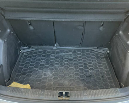 Серый Шкода Фабия, объемом двигателя 1.2 л и пробегом 142 тыс. км за 3900 $, фото 14 на Automoto.ua