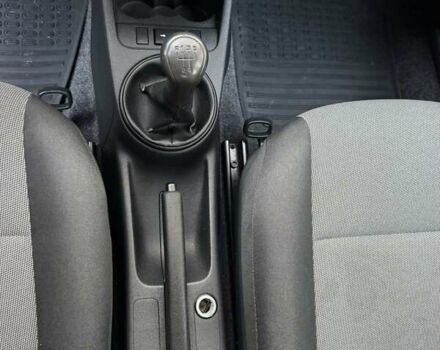 Серый Шкода Фабия, объемом двигателя 1.39 л и пробегом 172 тыс. км за 4999 $, фото 26 на Automoto.ua