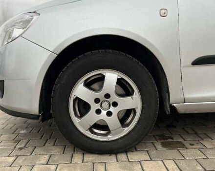 Сірий Шкода Фабія, об'ємом двигуна 1.39 л та пробігом 187 тис. км за 4100 $, фото 6 на Automoto.ua