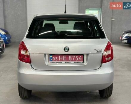Сірий Шкода Фабія, об'ємом двигуна 0 л та пробігом 190 тис. км за 6299 $, фото 5 на Automoto.ua