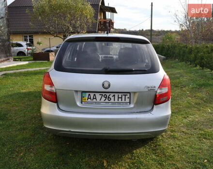 Сірий Шкода Фабія, об'ємом двигуна 1.39 л та пробігом 246 тис. км за 4300 $, фото 2 на Automoto.ua