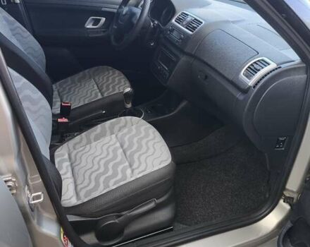 Серый Шкода Фабия, объемом двигателя 1.6 л и пробегом 191 тыс. км за 6300 $, фото 7 на Automoto.ua