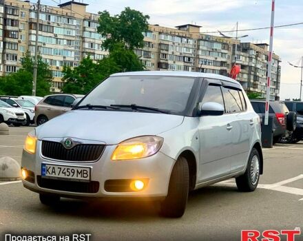 Серый Шкода Фабия, объемом двигателя 1.4 л и пробегом 286 тыс. км за 4400 $, фото 1 на Automoto.ua