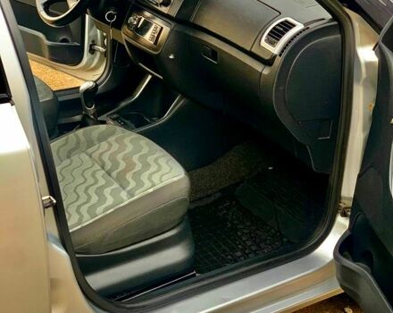 Серый Шкода Фабия, объемом двигателя 1.4 л и пробегом 286 тыс. км за 4400 $, фото 3 на Automoto.ua