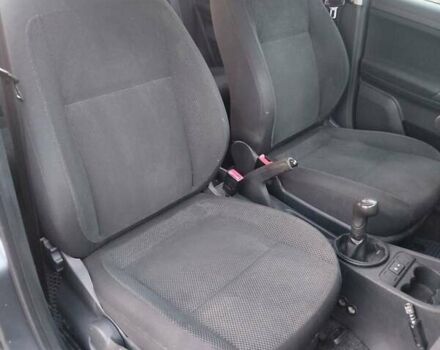 Серый Шкода Фабия, объемом двигателя 1.2 л и пробегом 143 тыс. км за 4500 $, фото 41 на Automoto.ua