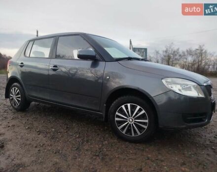 Серый Шкода Фабия, объемом двигателя 1.2 л и пробегом 143 тыс. км за 4500 $, фото 3 на Automoto.ua