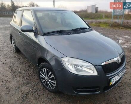 Серый Шкода Фабия, объемом двигателя 1.2 л и пробегом 143 тыс. км за 4500 $, фото 1 на Automoto.ua