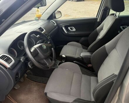 Сірий Шкода Фабія, об'ємом двигуна 1.6 л та пробігом 180 тис. км за 4800 $, фото 7 на Automoto.ua